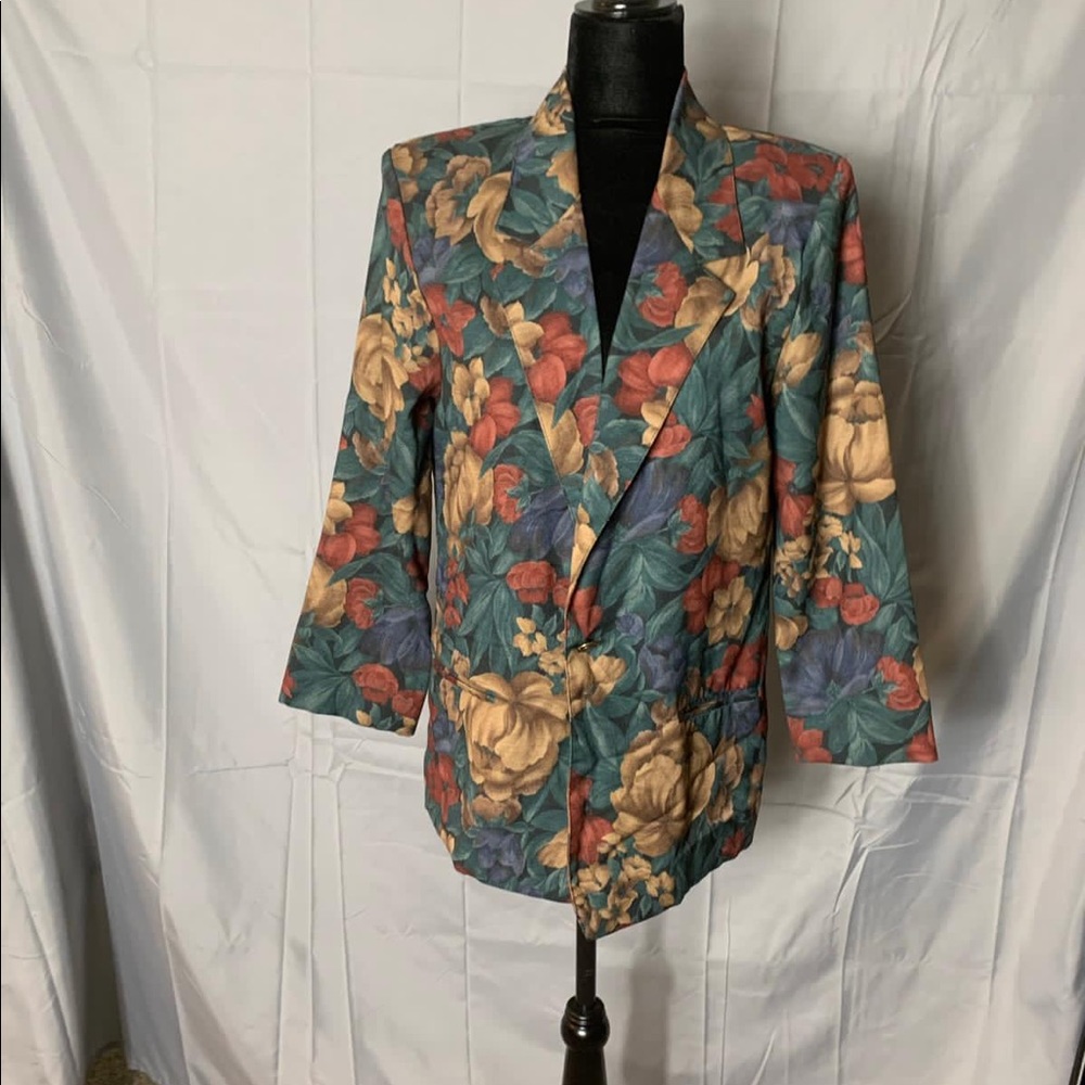 Floral vintage blazer
